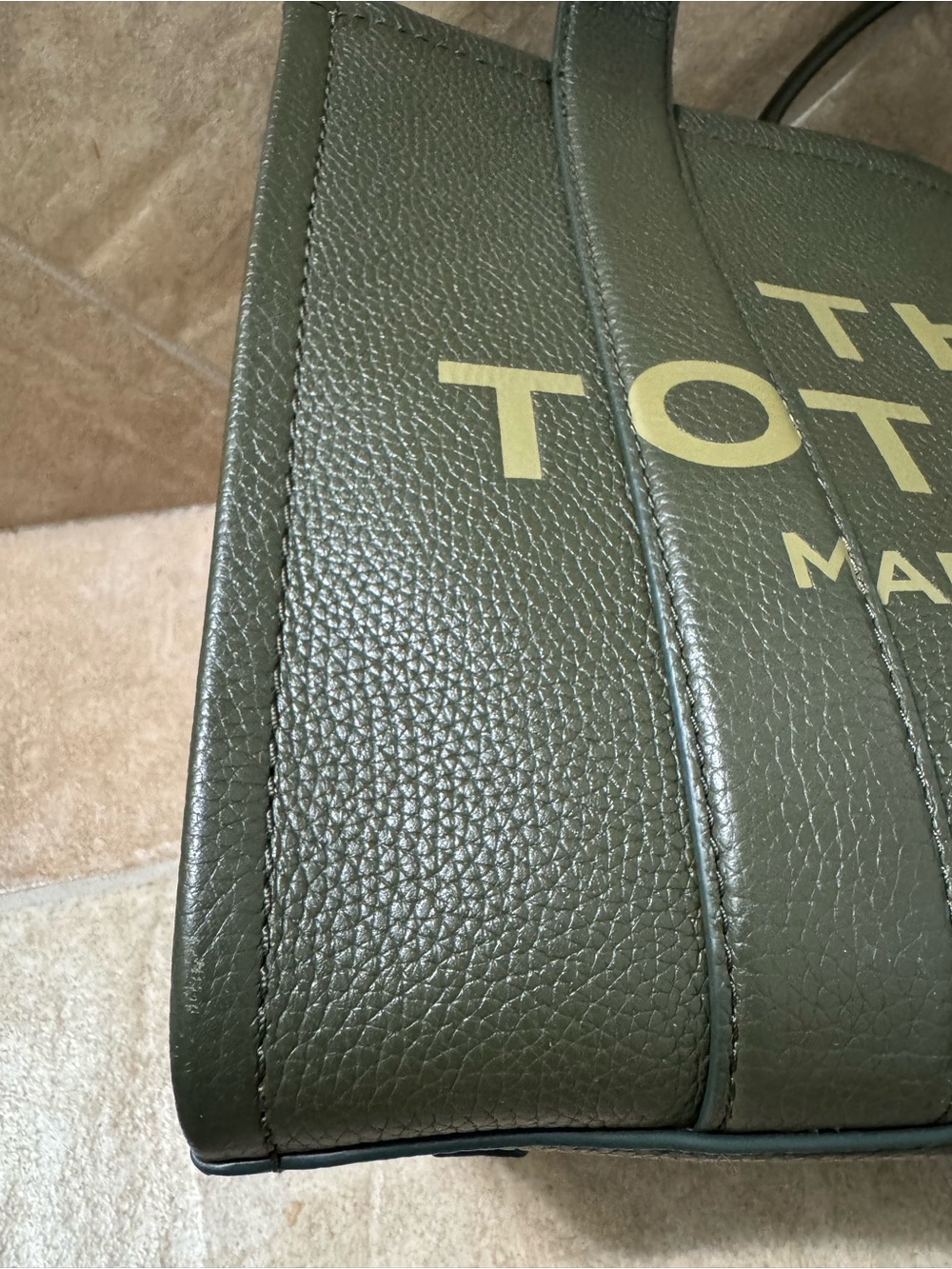 Marc Jacobs Olive Green Pebbled Leather Tote with Logo - Picture 3 of 10